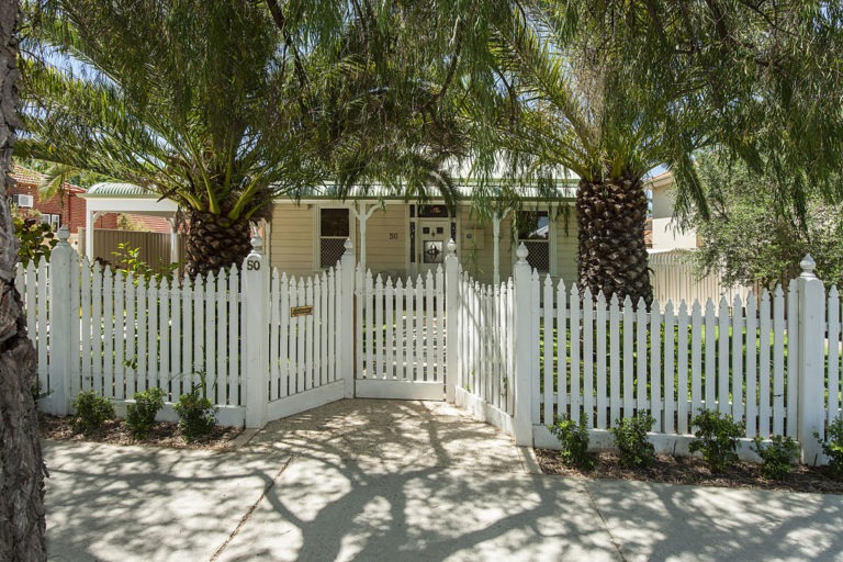 Builder Vic Park Weatherboard house